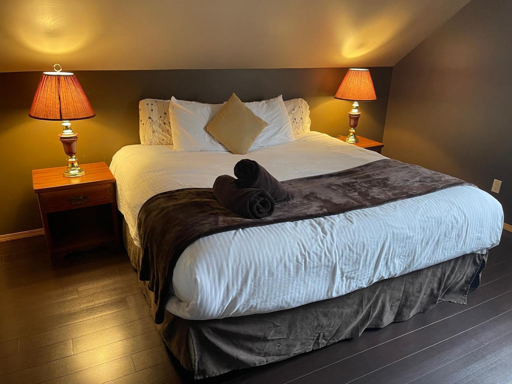 Blaeberry Valley Vacation Rentals Голден Экстерьер фото