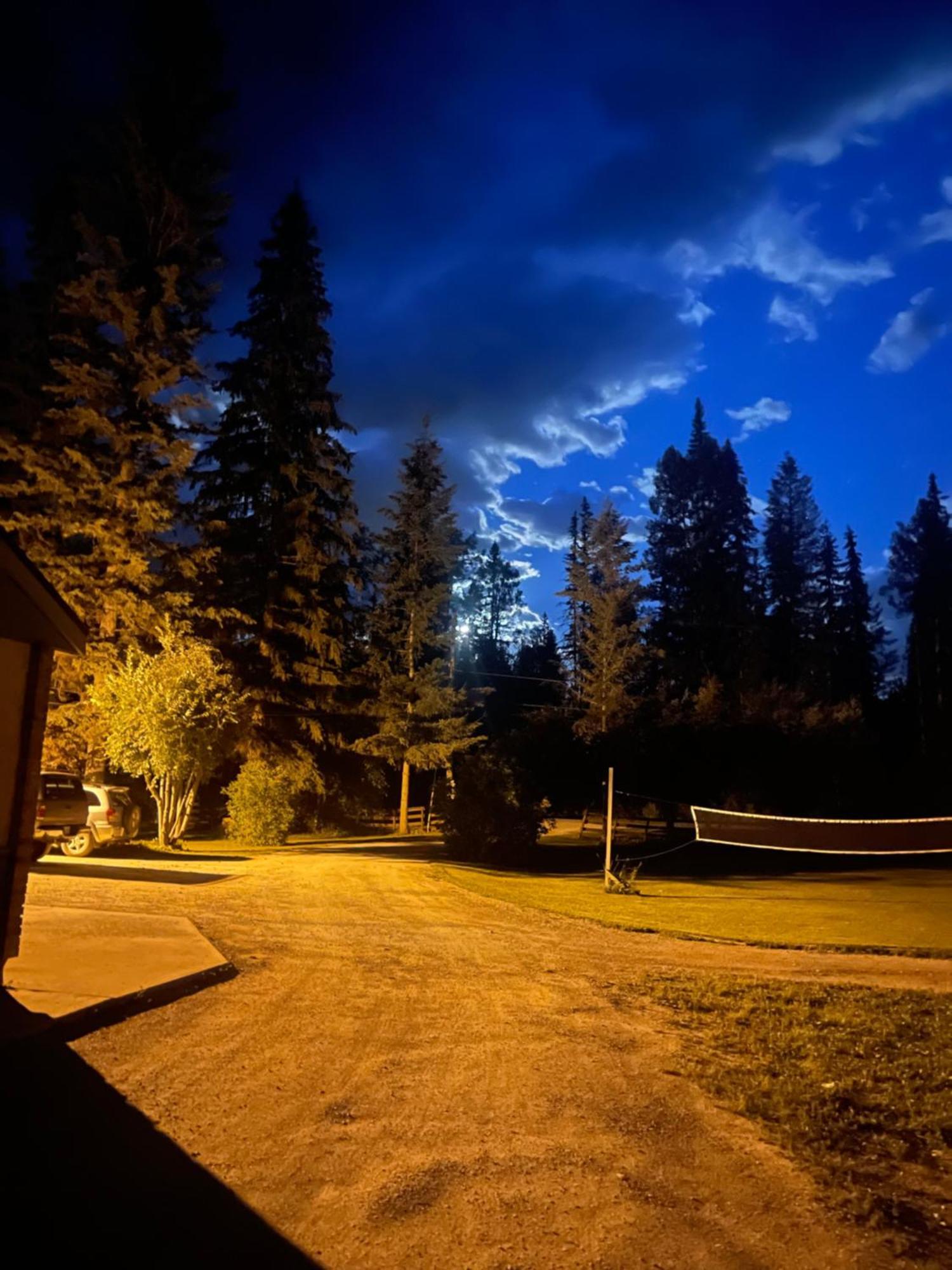 Blaeberry Valley Vacation Rentals Голден Экстерьер фото